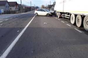 Un şofer începător a produs un accident pe DN 17 la Unirea (FOTO)