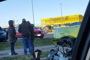 FOTO. Accident în Soarelui. Impact între două autoturisme