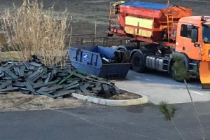 Sute de panouri antiorbire smulse de pe autostrada A1, Nădlac – Lugoj, de vântul puternic