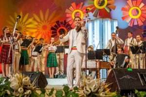 Regal folcloric, oferit de Primăria Suceava la 632 de ani de atestare documentară a oraşului