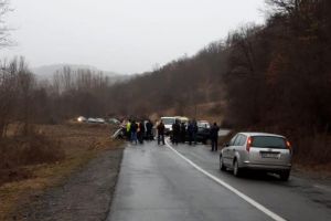 UPDATE FOTO| Accident rutier la ieşire din Tăuţi: Coliziune frontală între două autoturisme