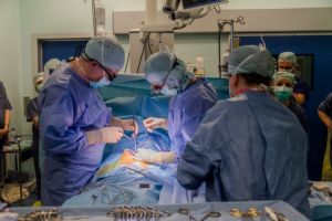 Apă Canal Sibiu a sponsorizat o intervenţie chirurgicală pentru un copil în cadrul proiectului”Inimi sănătoase pentru copii!”