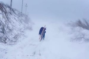 Ialomiţa: Zeci de localităţi au încă probleme cu energia electrică