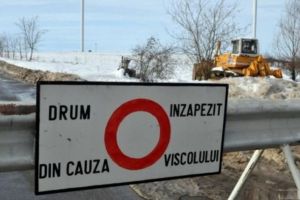 Starea drumurilor după codul roşu de ninsoare şi viscol. Situaţia traficului la ora 16.00