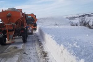 FOTO & VIDEO Intervenţie cu autofreza pe drumul Botoşani- Suceava pentru înlăturarea zăpezii