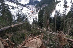 Traseele turistice din Bălan spre Piatra Singuratică sunt ÎNCHISE