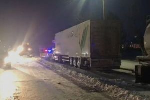 Conditii meteo nefavorabile: Convoi de circa o suta de autovehicule pe relatia Harsova - Constanta (galerie foto+video)