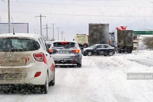 Ialomiţa: Cinci drumuri judeţene rămân închise. Se deschid drumurile naţionale.
