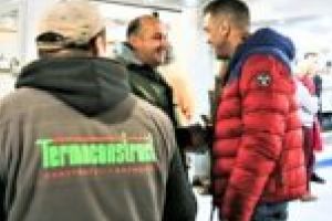 FOTO. Meştereşte ca un profesionist! La Termoconstruct totul se bate în cuie cu profesionalism