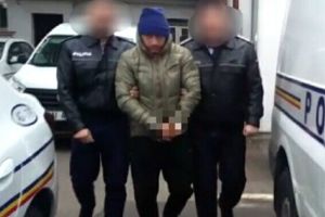 A PUS FOC LA UȘA FOSTEI IUBITE