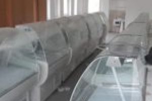 Fără vitrine frigorifice în Piaţa Gugulanilor, deocamdată. Banii se duc spre finalizarea halei de lactate