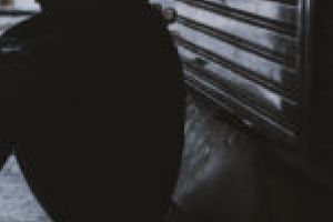 A treia condamnare pentru femeia răpită, stropită cu vopsea, ciopârţită în cap şi abandonată dezbrăcată pe câmp!