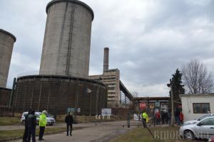 Demolarea prin implozie a turnului de răcire al fostului CET II, amânată: firma din Hunedoara nu a putut prezenta o asigurare