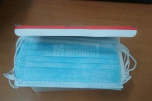 Măşti de unică folosinţă se mai găsesc doar sporadic în farmaciile din Suceava; soluţia ...