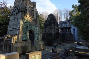 Cimitirul-muzeu în aer liber, un loc aflat la câteva ceasuri de Suceava