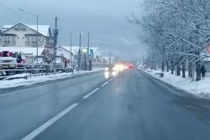 FOTO – Se circulă în condiţii de iarnă în tot judeţul – Recomandări de la poliţiştii sibieni pentru şoferi
