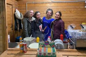 Burse pentru câţiva elevi nevoiaşi, iniţiativa concretizată a unei asociaţii din judeţul Alba