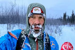 Performanţă! Tibi Uşeriu a terminat ultramaratonul arctic din Canada
