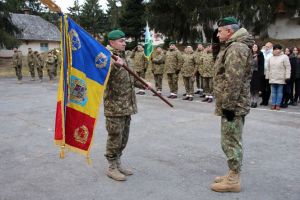 Predarea comenzii şi a Drapelului de Luptă la Vânătorii de Munte din garnizoana Miercurea Ciuc