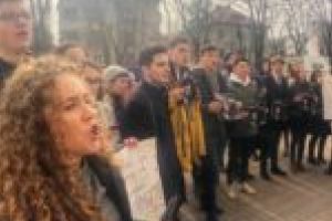 Elevii din toată ţara au protestat la Timişoara! „Jos OUG 51, vrem transport gratuit!”