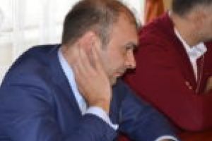 Caransebeşenii care deţin locuri de parcare sunt invitaţi la casierie