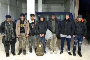 Sapte cetateni din Siria, Yemen si Egipt, depistati trecand ilegal frontiera peste fluviul Dunarea, cu o ambarcatiune