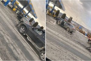 FOTO – Accident cu două maşini la Mediaş – Șoferul nevinovat e rănit