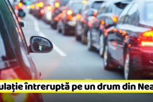 NEAMȚ: Circulaţie întreruptă de DN 15 C după ce un TIR a derapat
