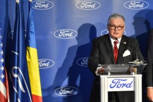 Ambasadorul Adrian Zuckerman, prezent la fabrica Ford de la Craiova
