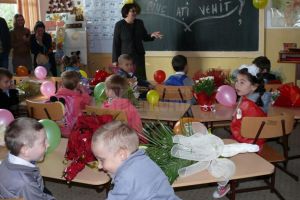 Anul şcolar următor va începe pe 14 septembrie, are cu o săptămână mai puţin şi are ...