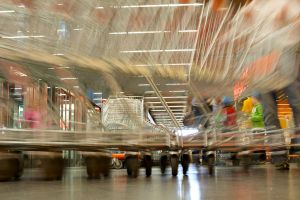 Dispută în Germania pe preţurile de dumping din comerţ. România, cap de lista la preţuri mici şi cheltuieli mari pentru alimente