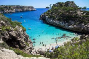 Mai multe plaje au ramas fara nisip dupa o furtuna care a lovit insula spaniola Mallorca