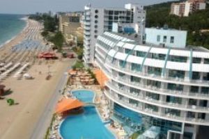 Vacantele estivale in Bulgaria se ieftinesc cu 10%, in acest an; in Romania, hotelierii ridica preturile cu 5%