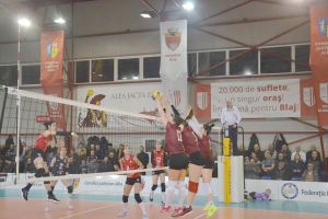 FOTO: Volei Alba Blaj – Rapid Bucureşti 3-0 | Antrenament cu public pentru campioană