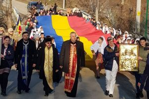 Scrisoare emoţionantă pentru fostul preot din Glodeni. Oamenii îl vor înapoi: “De când a plecat, nimic nu mai este la fel!”