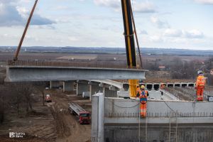 În ritm alert: Porţiunea nouă a drumului expres, de la ieşirea din Oradea spre Biharia, va fi gata în luna mai (FOTO)