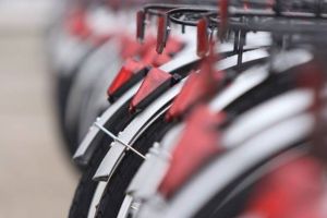 Pedalare „Masa Critică” la Timişoara: „Ne-am săturat să ne riscăm vieţile în trafic”