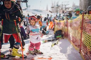 FOTO Întrecerea copiilor curajoşi – A fost Kids Race pe pârtie la Păltiniş