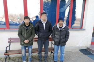 Trei afgani si un pakistanez opriti din drumul ilegal spre vestul Europei. Unul dintre ei a fost transportat la spital 