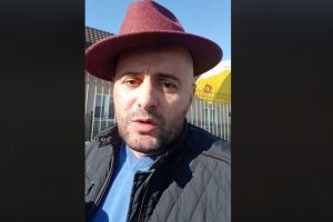 Ce a păţit vloggerul Florin Cilica în târgul de maşini de la Livezile unde a făcut o transmisiune live (VIDEO)