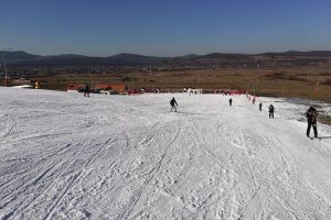 Pârtia mică de schi Cocoş va fi deschisă şi luni (FOTO)