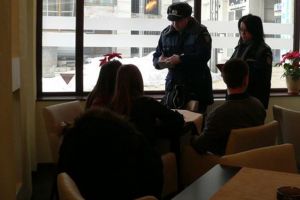 Zeci de elevi chiulangii, scoşi din baruri de poliţiştii din Braşov