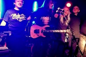 S-a lăsat un rău tare fain în „Bunker”, cu muzici de soi marca Celelalte Cuvinte