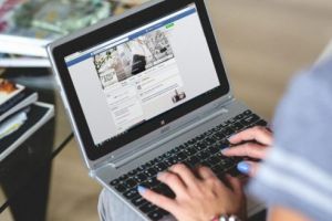 Sibiu: Tânără dispărută de acasă ca să ”faca like-uri”