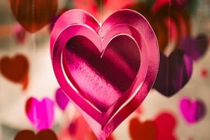 Unde ieşim săptămâna asta, în Oradea: Petreceri de Valentine’s Day, concert Direcţia 5, târg Top Travel 2020