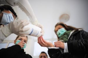 Val de viroze în şcolile sibiene – Unităţile de învăţământ afectate dezinfectate în weekend