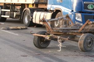 Căruţaş şi pasageră accidentaţi de o autoutilitară la Topliţa