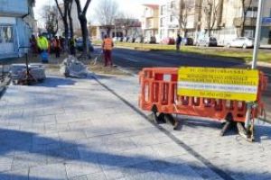 Continua reabilitarea trotuarelor pe bulevardul Mamaia, intre strada I.G. Duca si strada Mihai Viteazu
