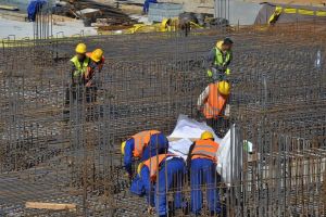 Fraudă fiscală de 1 milion de lei în beneficiul unei firme de construcţii din Oradea. Trei persoane sunt în anchetă