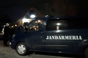 Razii ale jandarmilor în mai multe baruri şi cluburi de noapte din Botoşani. Amendă de 1000 lei într-un bar unde se practica jocuri de noroc